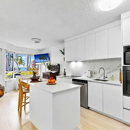 Luxury Beach Front Apartment Urangan Exterior photo